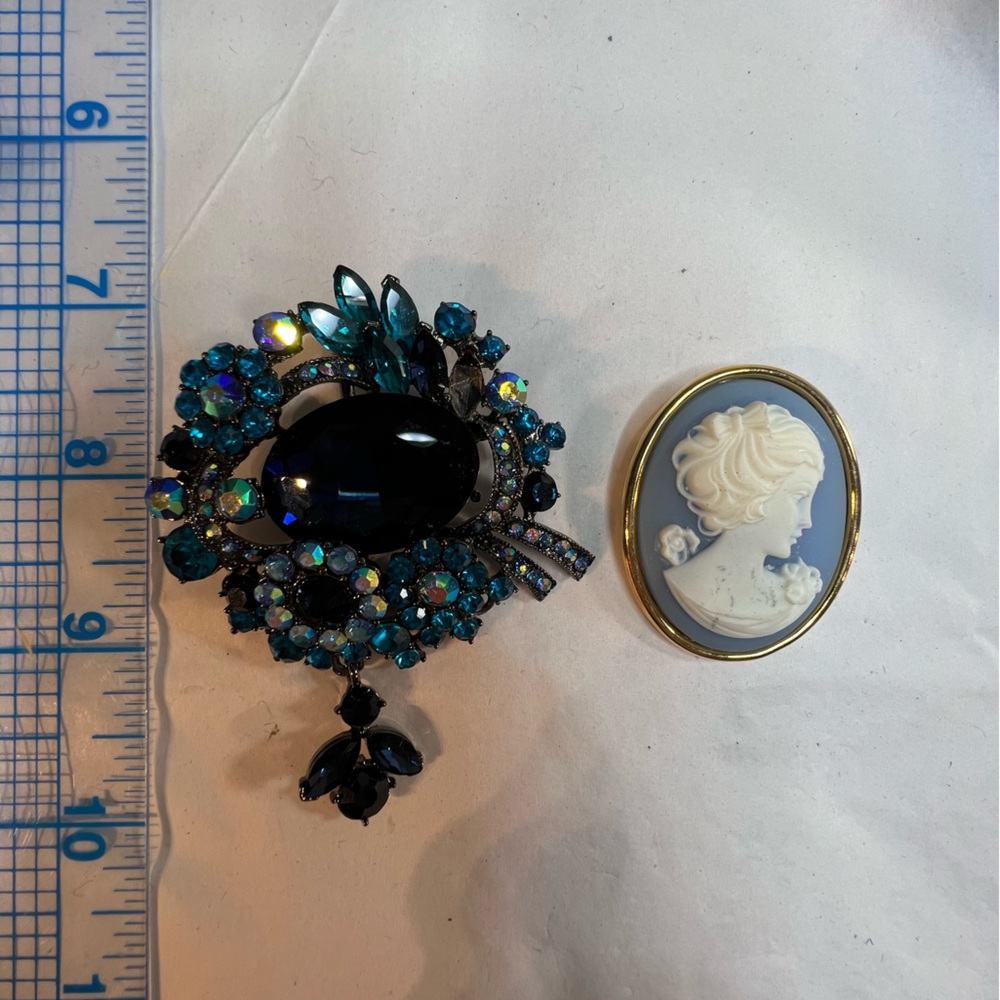 2 Brooches
